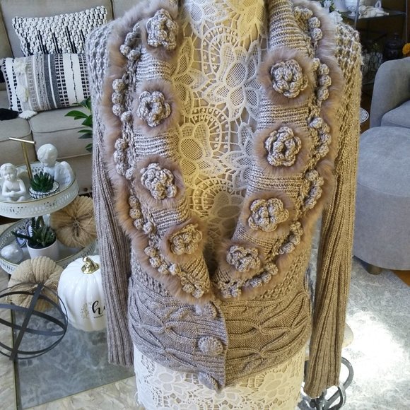 Roz & Ali Sweaters - BEAUTIFUL Raised CROCHET FLOWERS Cardigan SWEATER